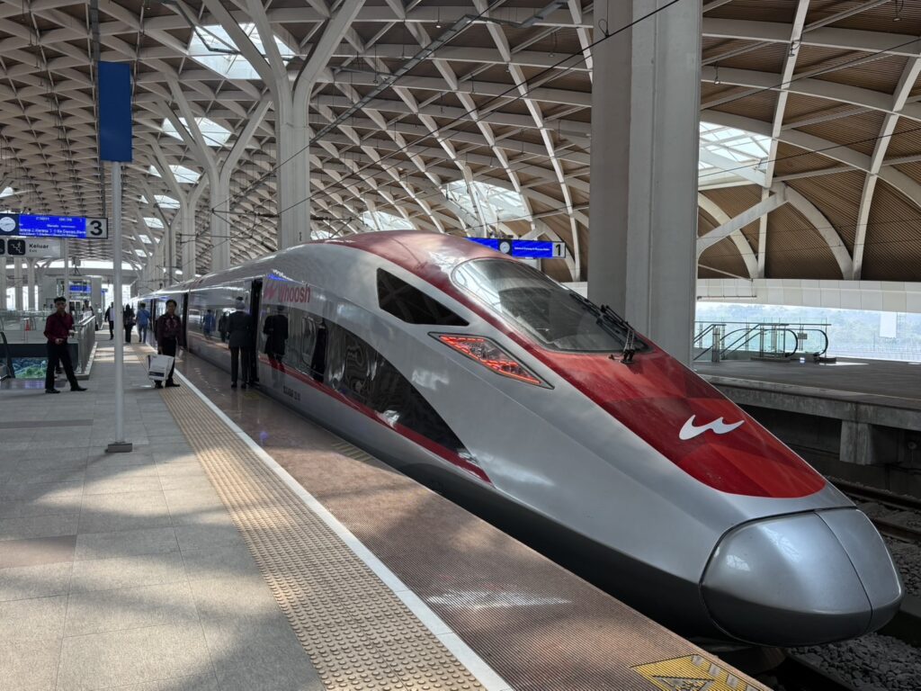 インドネシア高速鉄道Whoosh